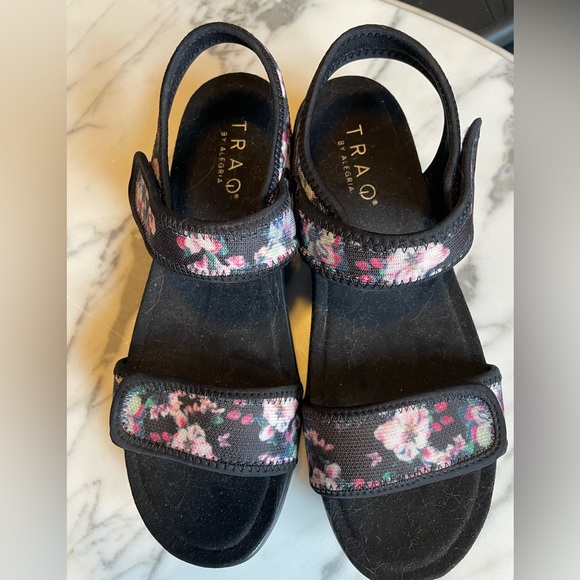 TRAQ by Alegria walking sandals - Picture 1 of 6